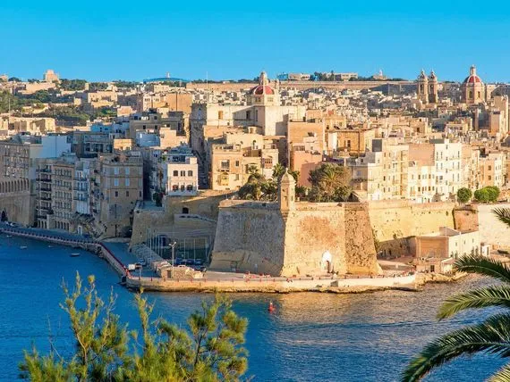 Zdjęcie Malta ile się leci? Sprawdź, jak długo trwa lot z Polski