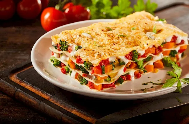 Zdjęcie Ile kalorii ma lasagne? Poznaj wartość energetyczną popularnego dania