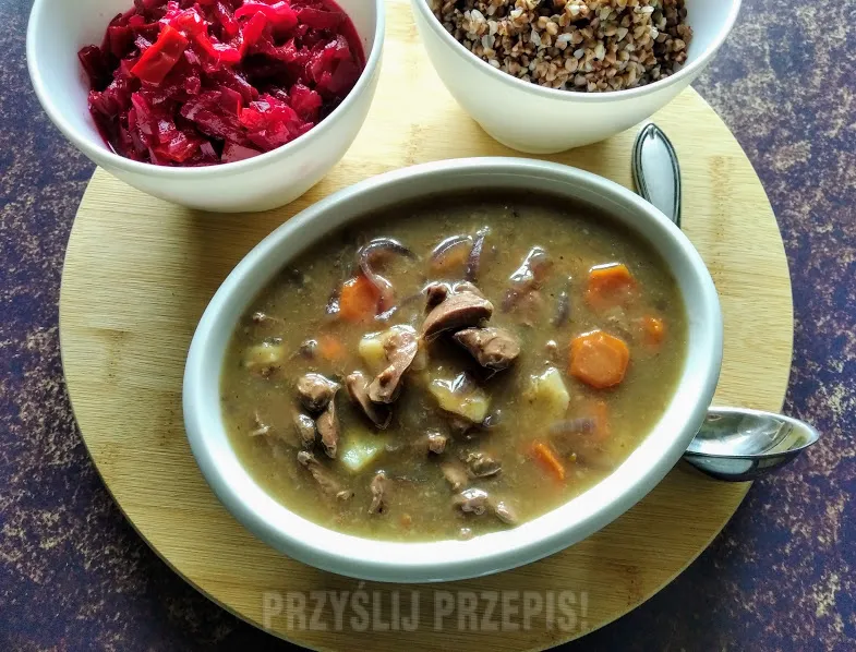Zdjęcie Czy pies może jeść serca drobiowe? Bezpieczne i zdrowe opcje dla psa