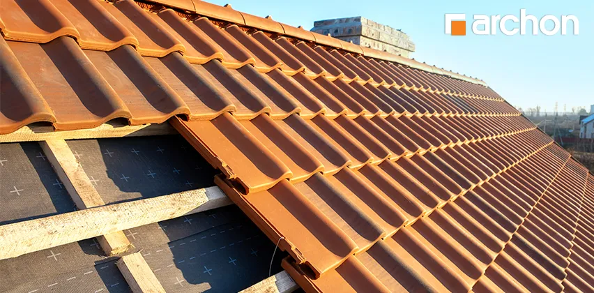 Zdjęcie Dachówka cementowa czy ceramiczna – co wybrać, aby nie żałować?