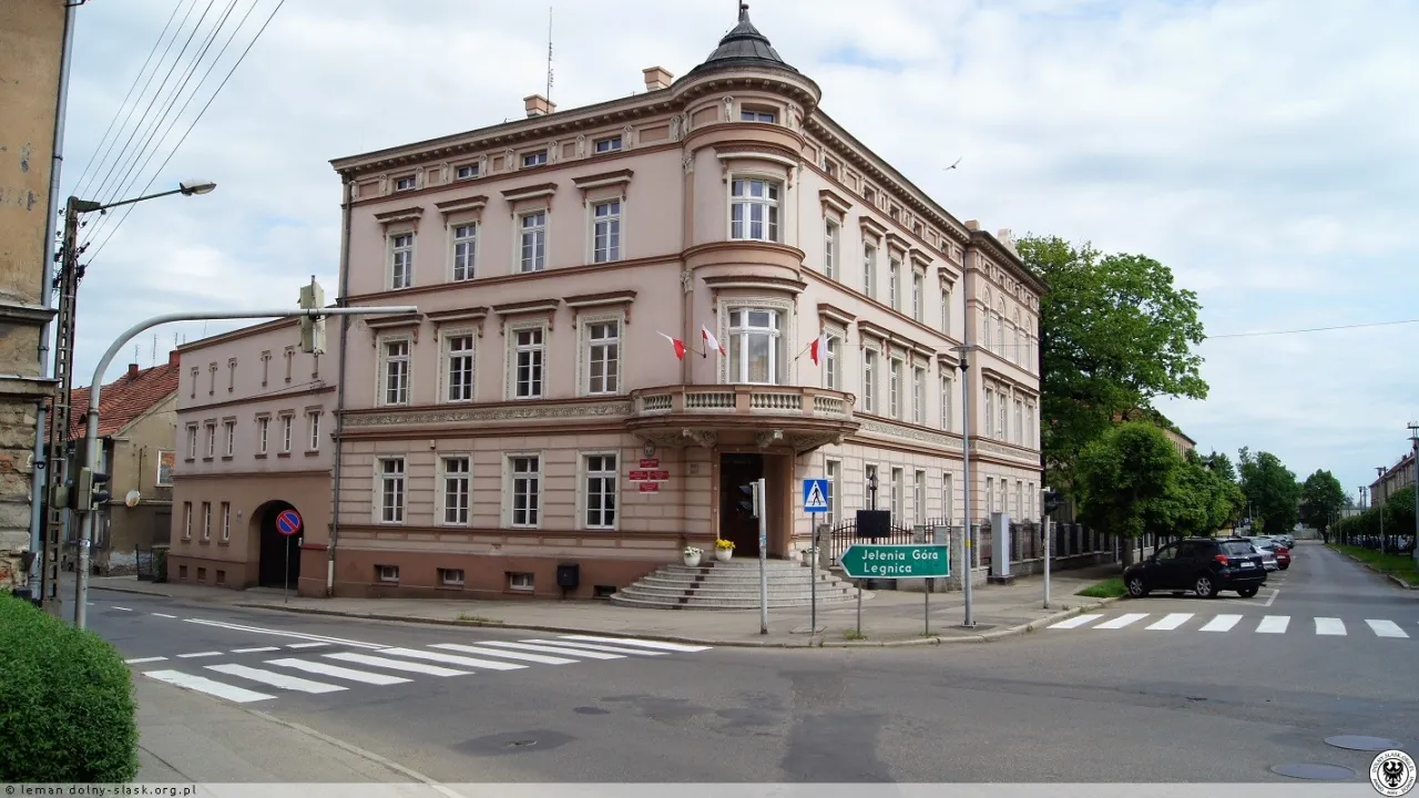 Zdjęcie Jak przejść ze szkoły zawodowej do policealnej - wszystkie wymagania 2025