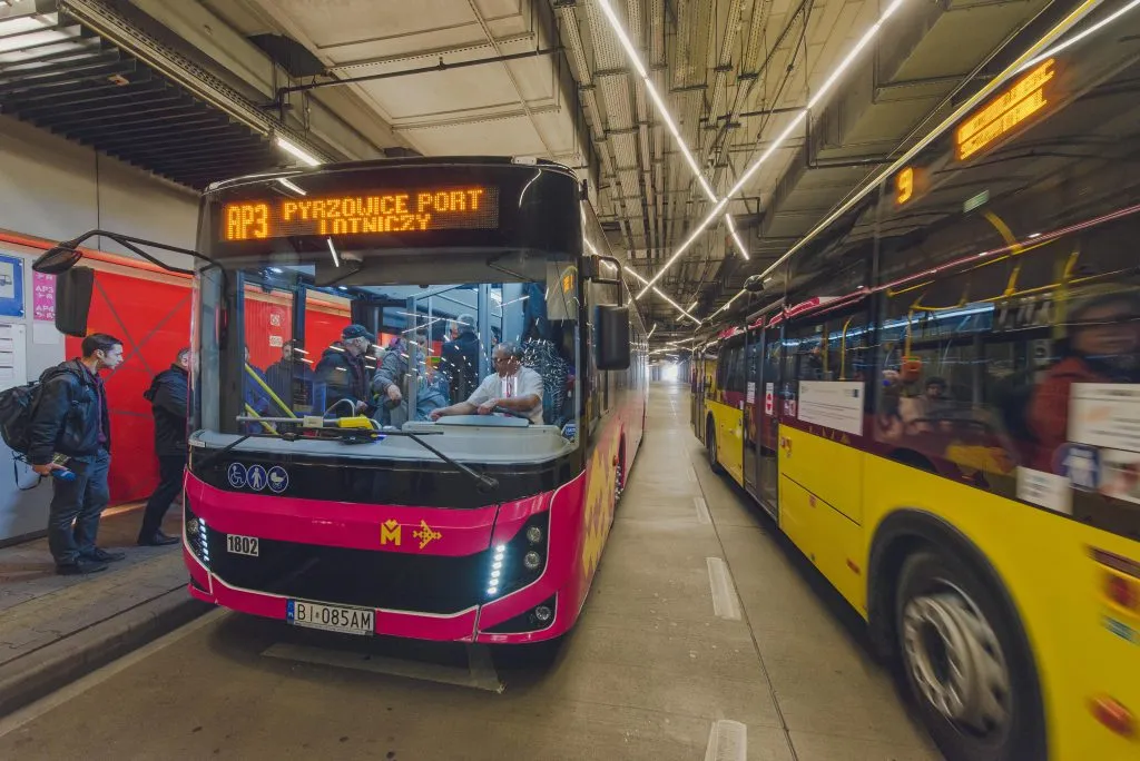 Zdjęcie Ile kosztuje bilet z Katowic na lotnisko? Sprawdź ceny i opcje transportu