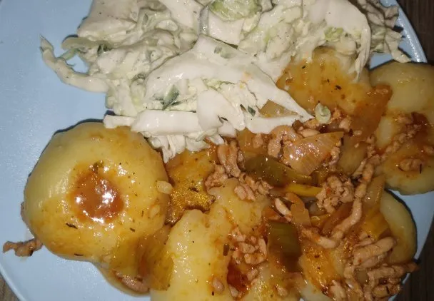 Zdjęcie Jakie surówki do klusek śląskich, które zachwycą Twoje podniebienie?