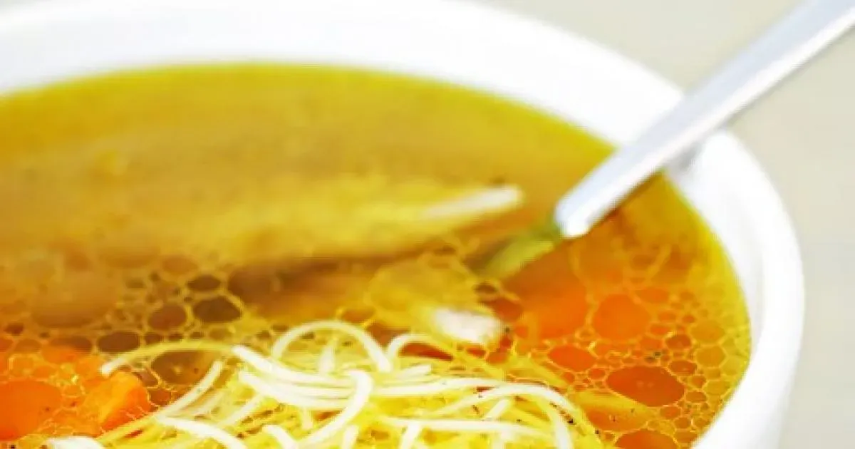Zdjęcie Czy rosół to zupa? Odkryj prawdę o tej tradycyjnej potrawie