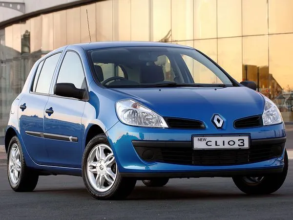 Zdjęcie Gdzie są bezpieczniki w Renault Clio 3 - łatwe kroki do lokalizacji