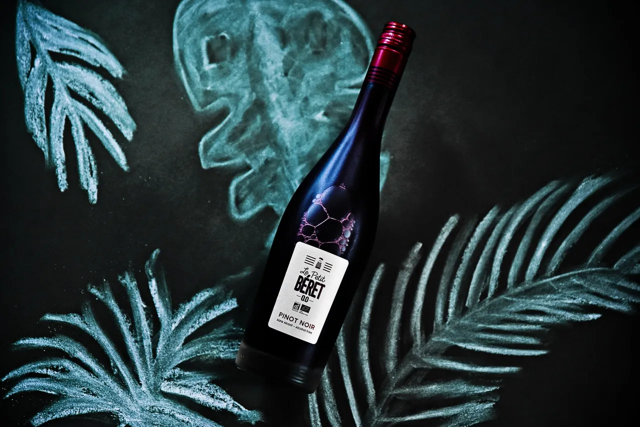 Zdjęcie Czy wino bezalkoholowe ma alkohol? Odkryj prawdę o jego zawartości