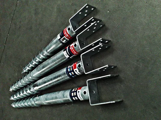 Zdjęcie Kotwy do mocowania drewna w ziemi - jak uniknąć problemów z trwałością?