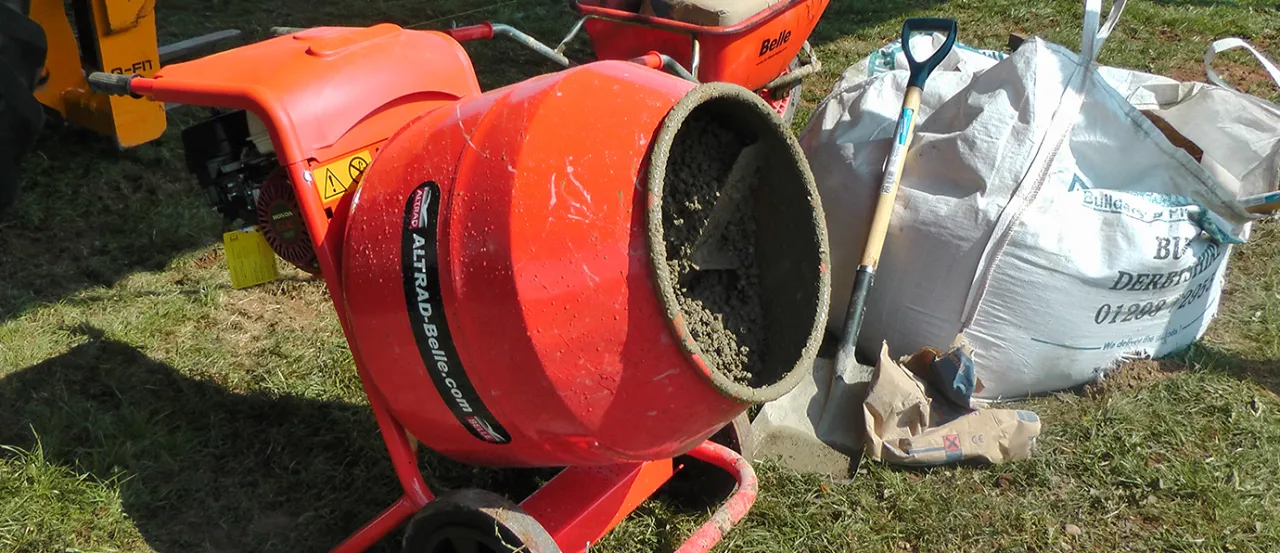 Zdjęcie Ile betonu z betoniarki 150 litrów? Praktyczne zastosowania i porady