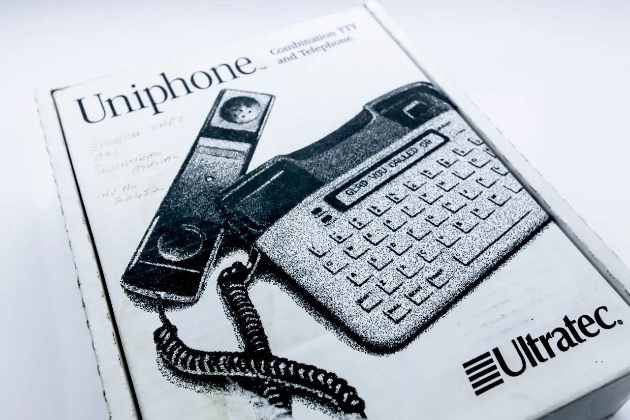 Zdjęcie Telefony dla niesłyszących – najlepsze modele, które ułatwiają komunikację