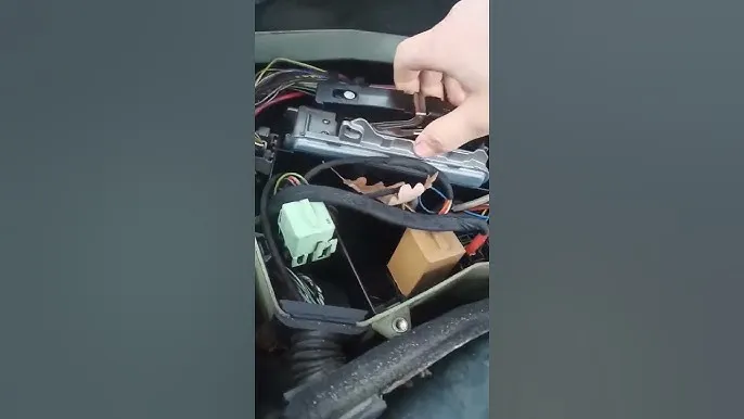 Zdjęcie Gdzie jest sterownik silnika w BMW E46? Odkryj ukryte lokalizacje