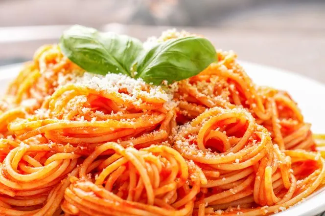 Zdjęcie Jak zrobić spaghetti z gotowym sosem w 15 minut bez wysiłku