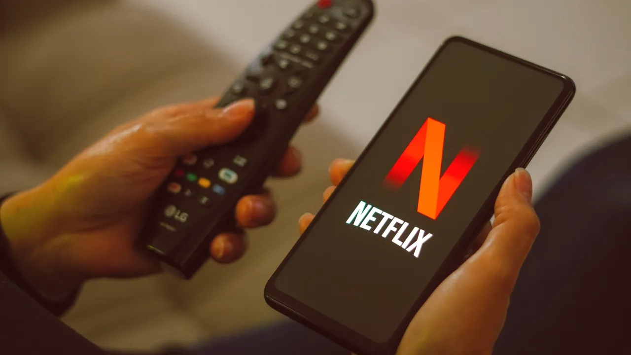 Zdjęcie Ile kont dodatkowych na Netflixie można dodać i ile to kosztuje?