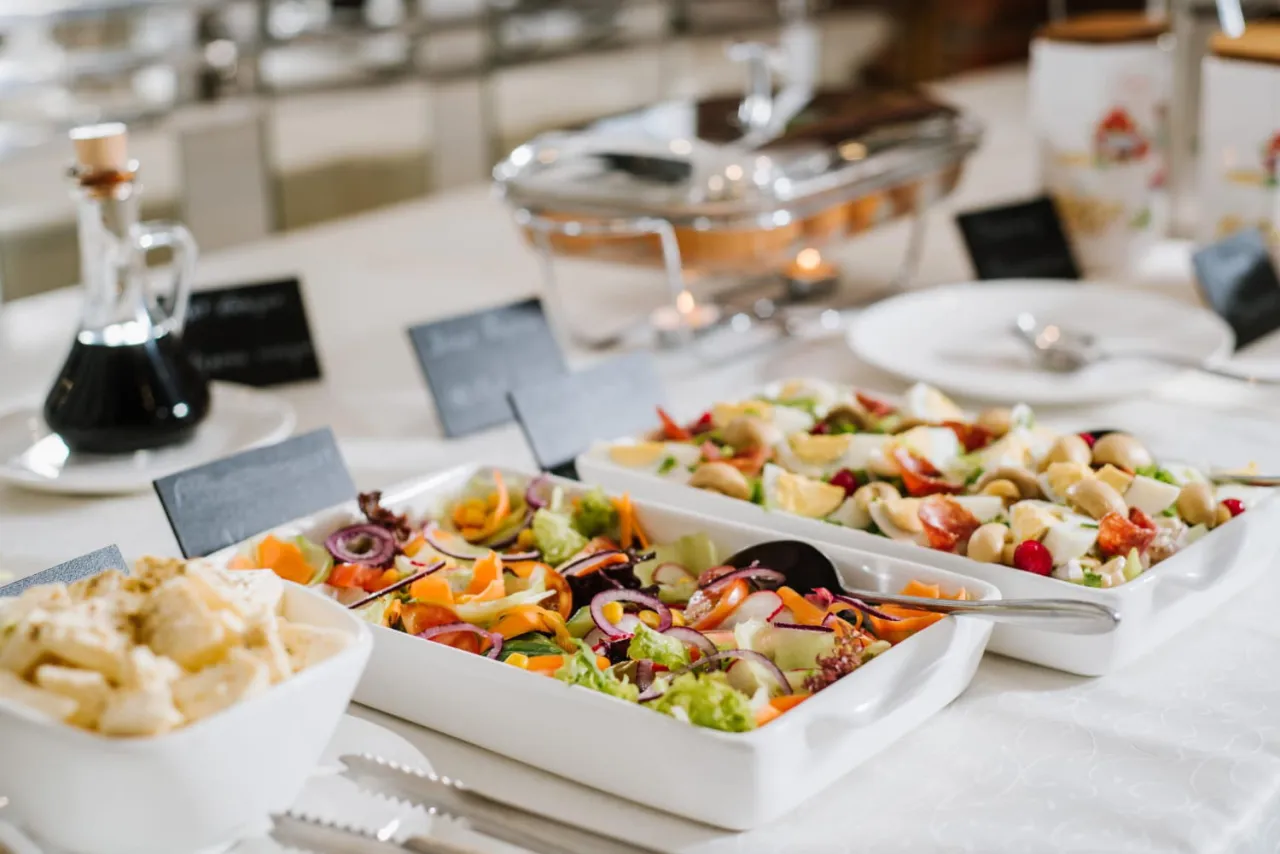 Zdjęcie Catering co to? Odkryj tajemnice idealnej obsługi na imprezy