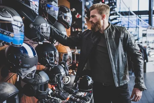 Zdjęcie Jak mierzyć kask motocyklowy, aby uniknąć niewłaściwego dopasowania