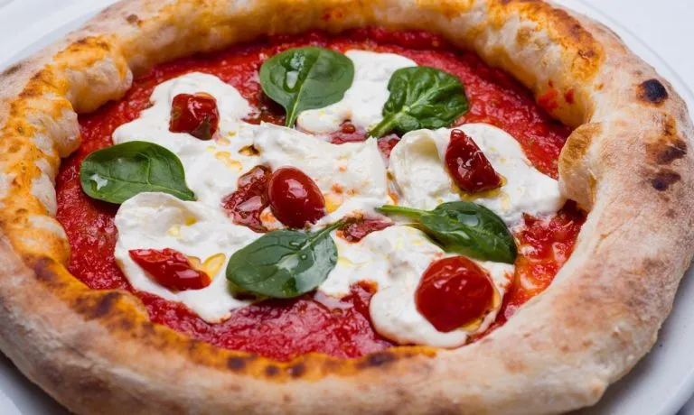 Zdjęcie Jak zrobić sos do pizzy z koncentratu - prosty przepis na smaczny sos