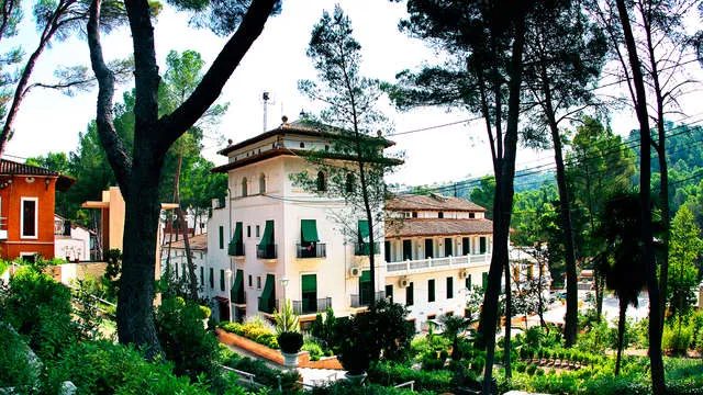 Zdjęcie Hotel Balneario Cofrentes: Relájate en un paraíso de bienestar y naturaleza