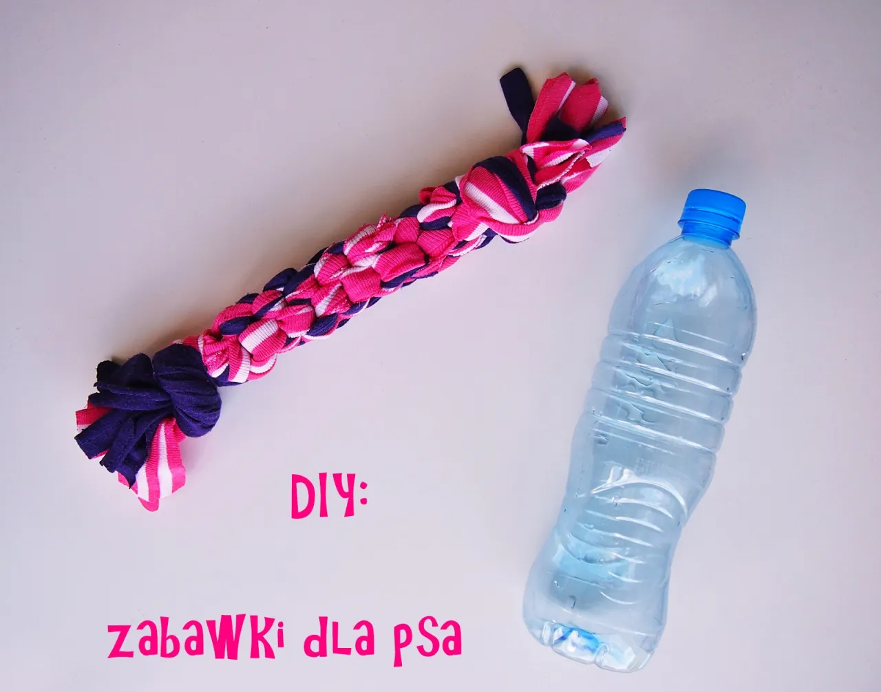 Zdjęcie Prosty sposób na bezpieczną zabawkę dla psa ze sznurka – zrób to sam!