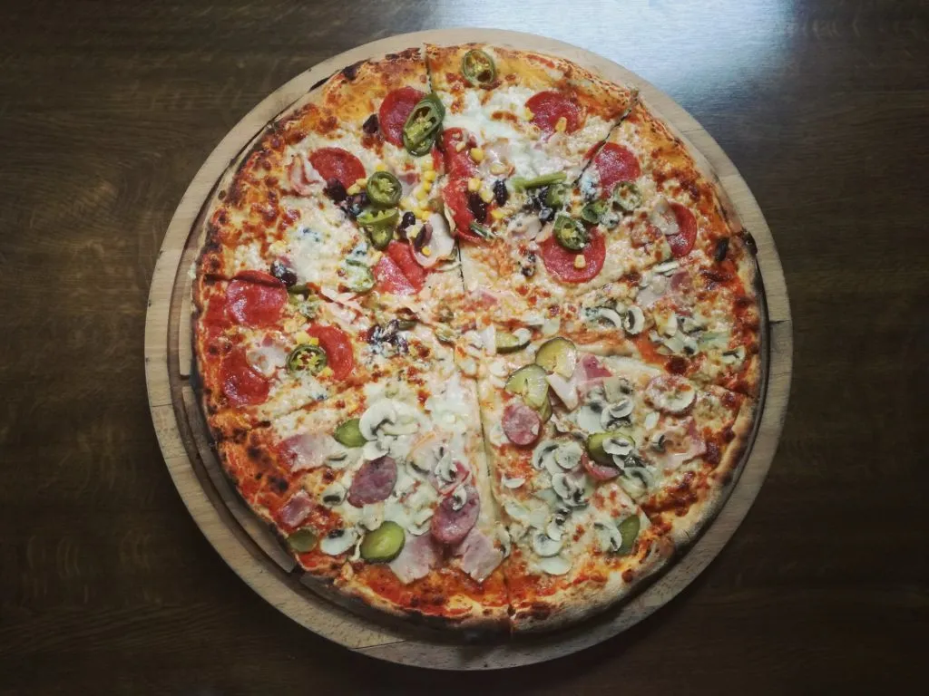Zdjęcie Ile kalorii ma pizza Guseppe? Zaskakujące wartości kaloryczne