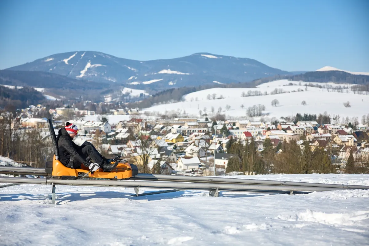 Zdjęcie Mlad&eacute; Buky Snowpark 2026: Przewodnik, Ceny, Atrakcje