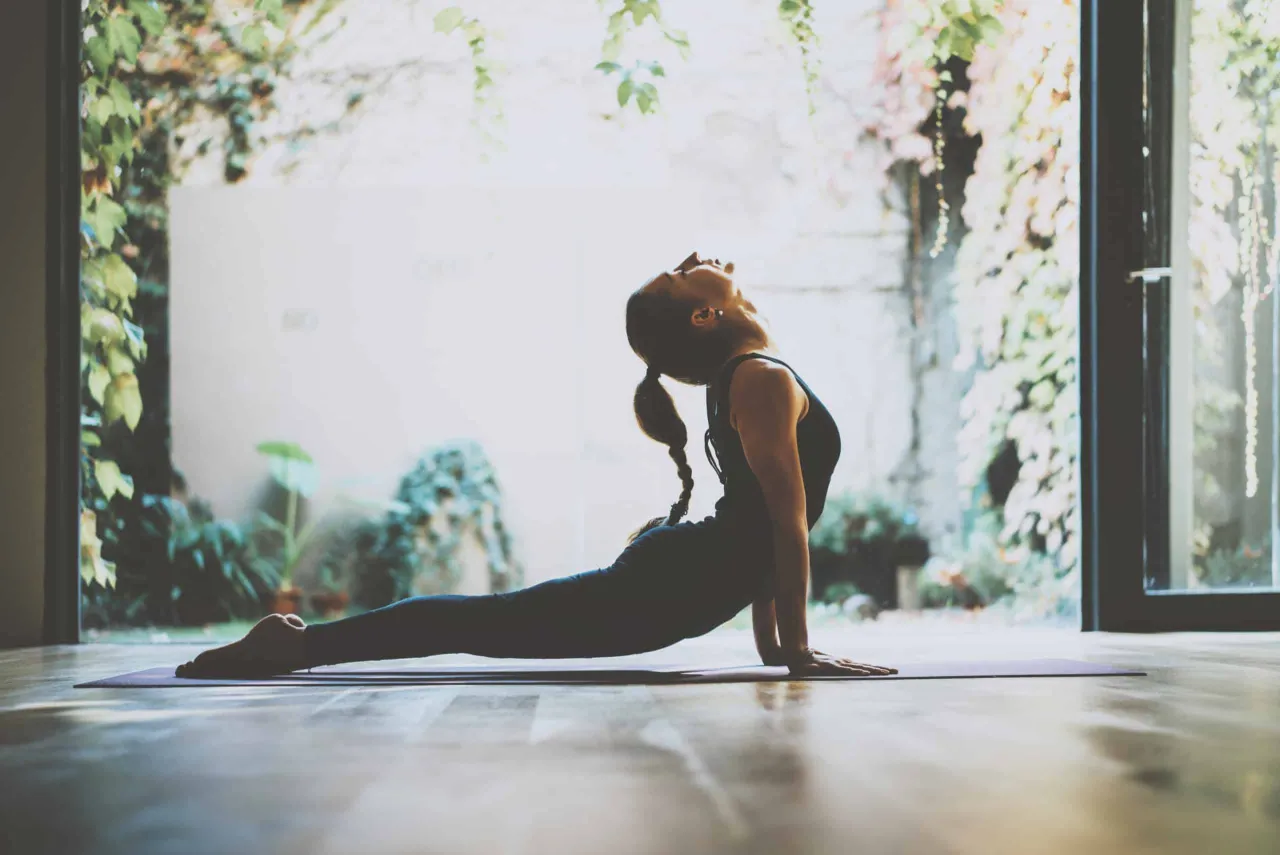 Zdjęcie Yoga zuhause lernen für Anfänger: Tipps für entspannte Praxis und Fortschritt