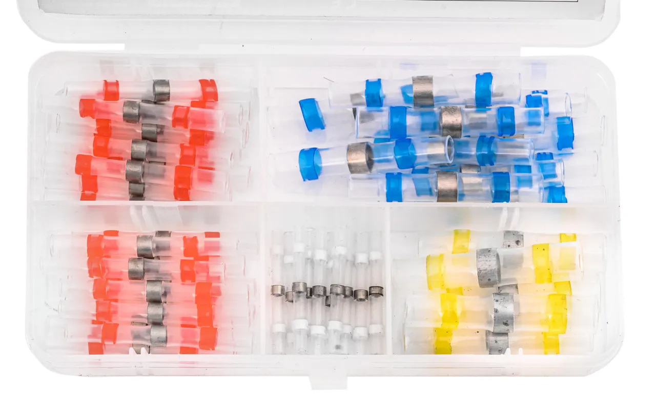 Zdjęcie Koszulki z cyną: Rewolucja w łączeniu przewodów?