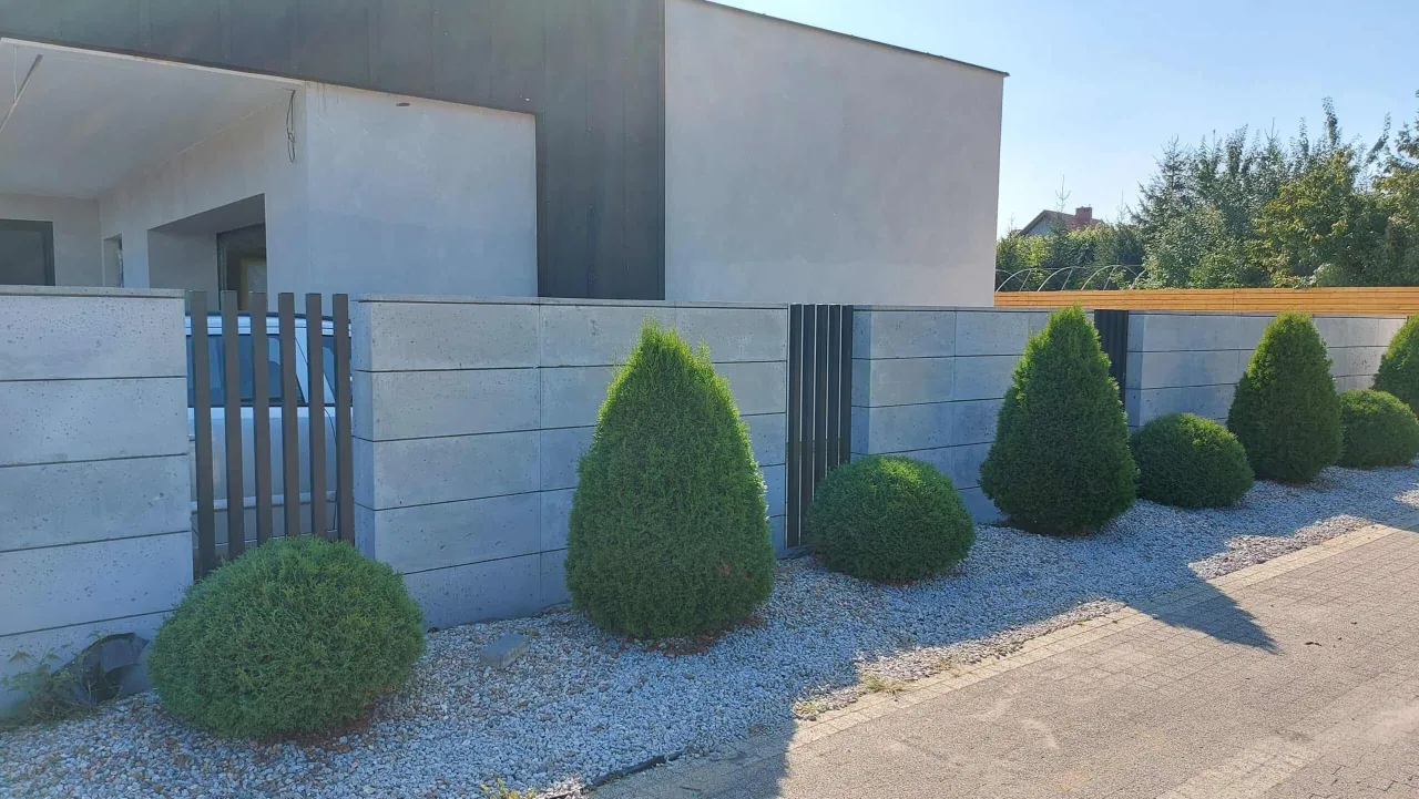 Zdjęcie Jak zrobić ogrodzenie z betonu architektonicznego - krok po kroku