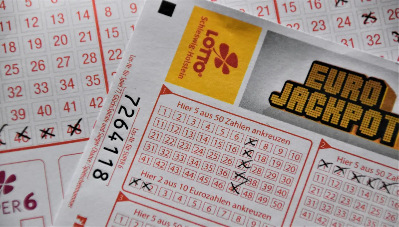 Zdjęcie Ile trzeba trafić w eurojackpot żeby wygrać? Odkryj zasady wygranej