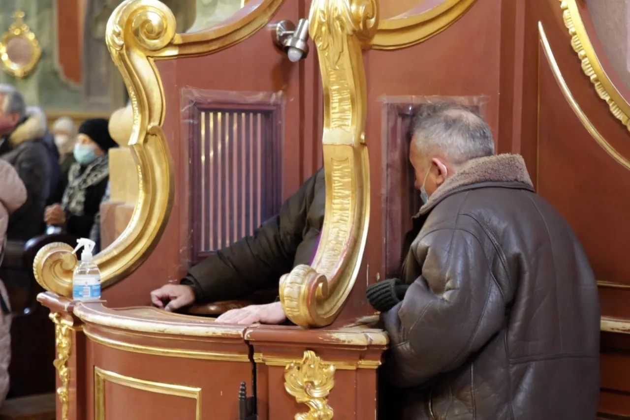 Zdjęcie Jak się spowiadać - kluczowe kroki do szczerej spowiedzi