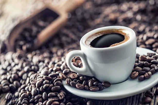 Zdjęcie Ile kcal ma czarna kawa bez dodatków - prawda o kaloryczności napoju