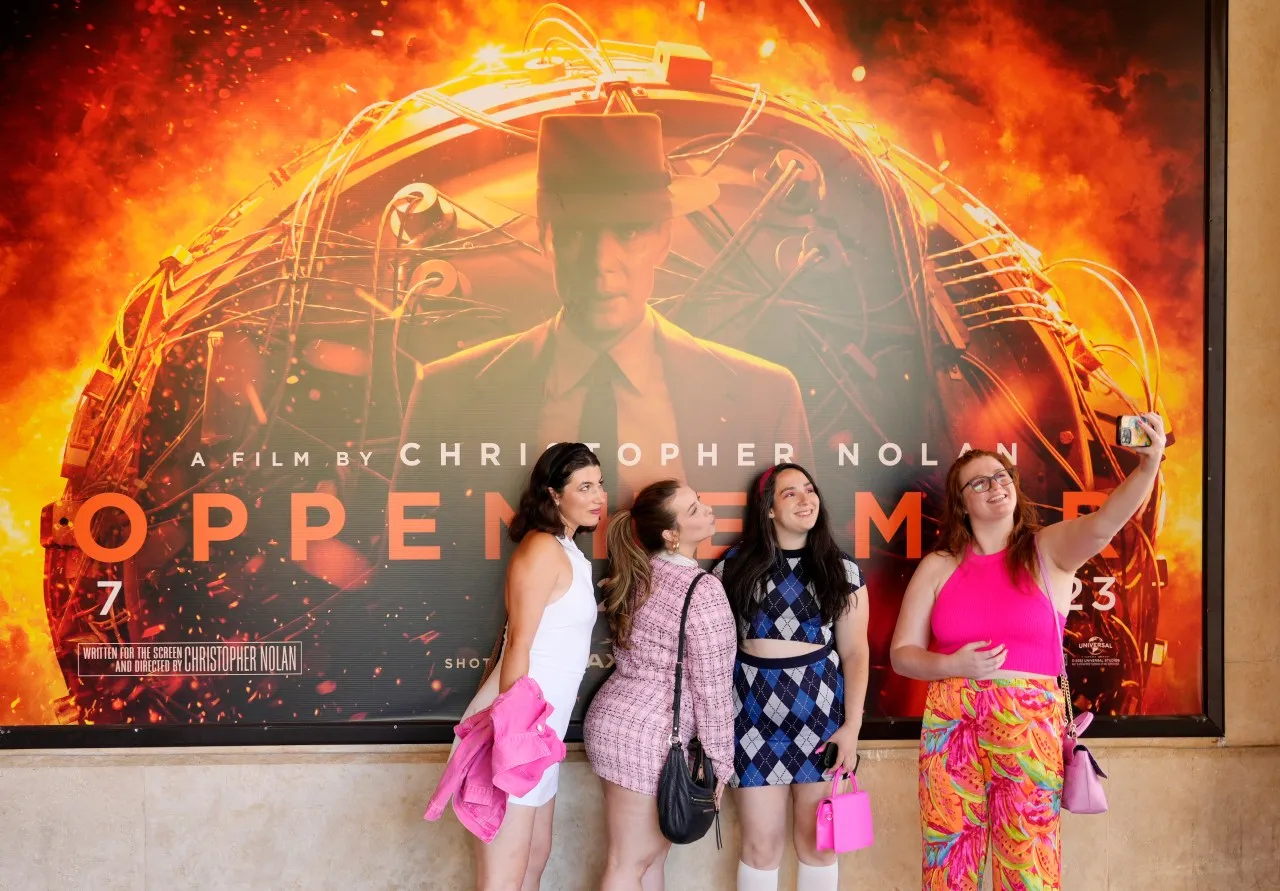 Zdjęcie Box Office: Wpływy krajowe w 2023 roku przekraczają 9 mld dolarów po raz pierwszy od pandemii (Dzięki, Barbenheimer)