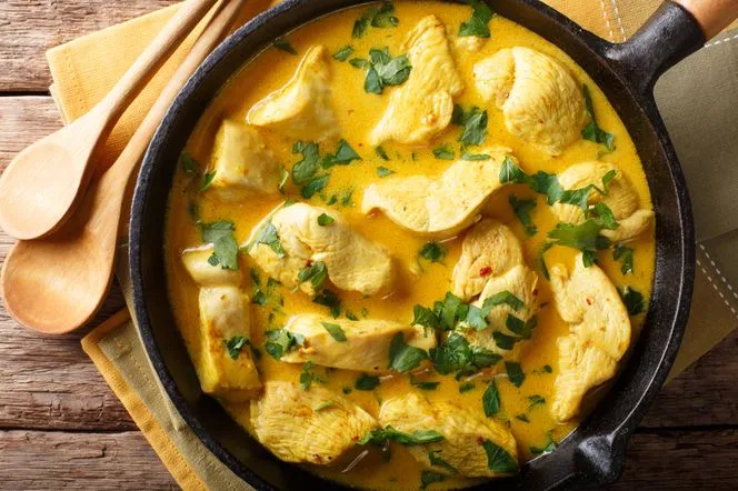 Zdjęcie Jak zrobić kurczaka curry – prosty przepis na pyszne danie indyjskie