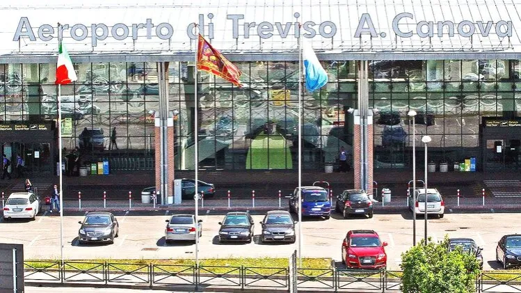 Zdjęcie Jak dojechać z lotniska Treviso do Wenecji? Zaskakujące opcje transportu!