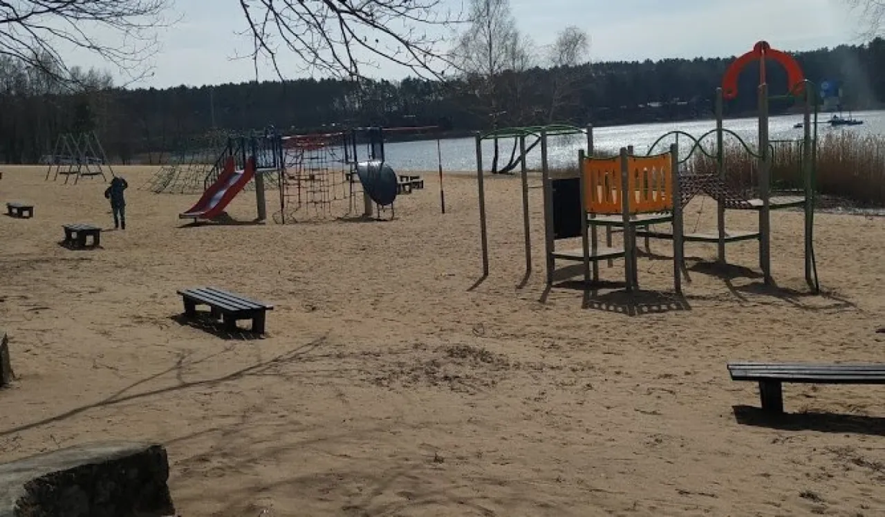 Zdjęcie Pole namiotowe Turawa Jezioro Średnie - idealne miejsce na biwak