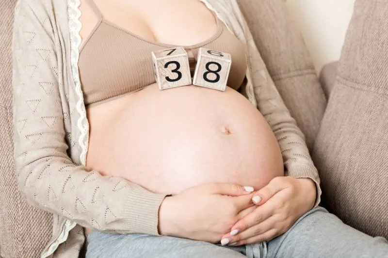 Zdjęcie 38 tydzień ciąży jak przyspieszyć poród – skuteczne sposoby i porady