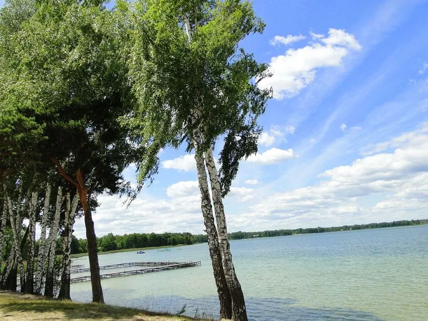 Zdjęcie Jezioro Białe Pomorskie – raj dla miłośników natury i aktywności na świeżym powietrzu