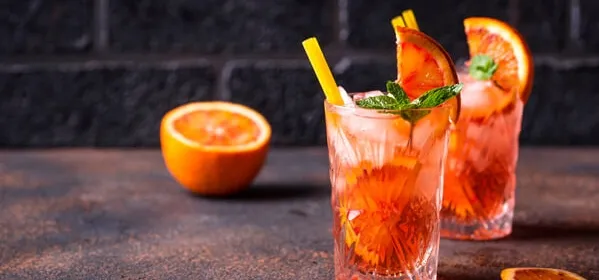 Zdjęcie Najlepsze przepisy na drinki z Campari, które musisz spróbować