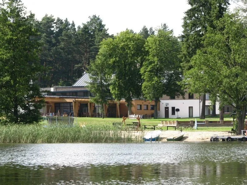 Zdjęcie Gdzie nad jezioro z dzieckiem? Najlepsze miejsca na rodzinny wypoczynek