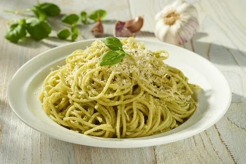 Zdjęcie Co zrobić z makaronem spaghetti? 7 pysznych przepisów na resztki