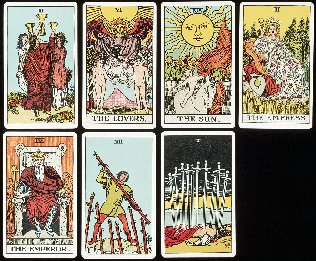 Zdjęcie Jak stawiać tarot - skuteczna nauka rozkładów kart dla początkujących