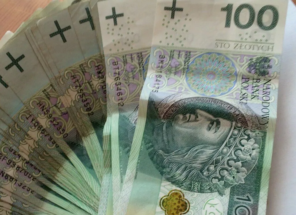 Zdjęcie Kto finansuje 500 plus? Odkryj źródła wsparcia finansowego programu