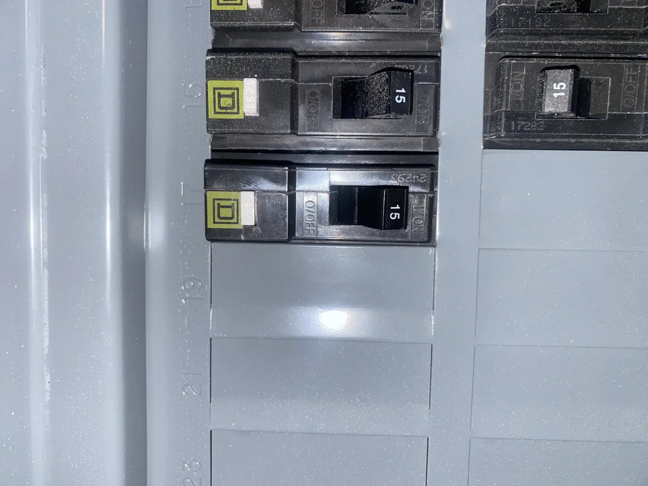 Zdjęcie Gdzie w bloku są bezpieczniki? Oto miejsca, które musisz znać