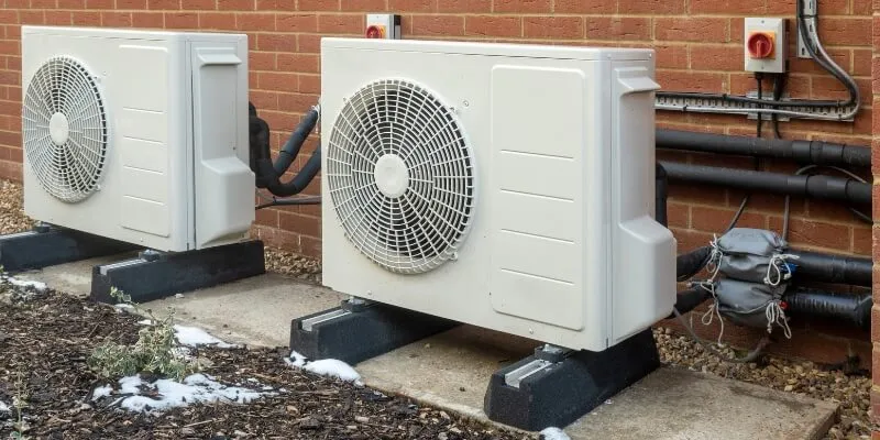 Zdjęcie Na czym postawić pompę ciepła? Kluczowe informacje o fundamentach