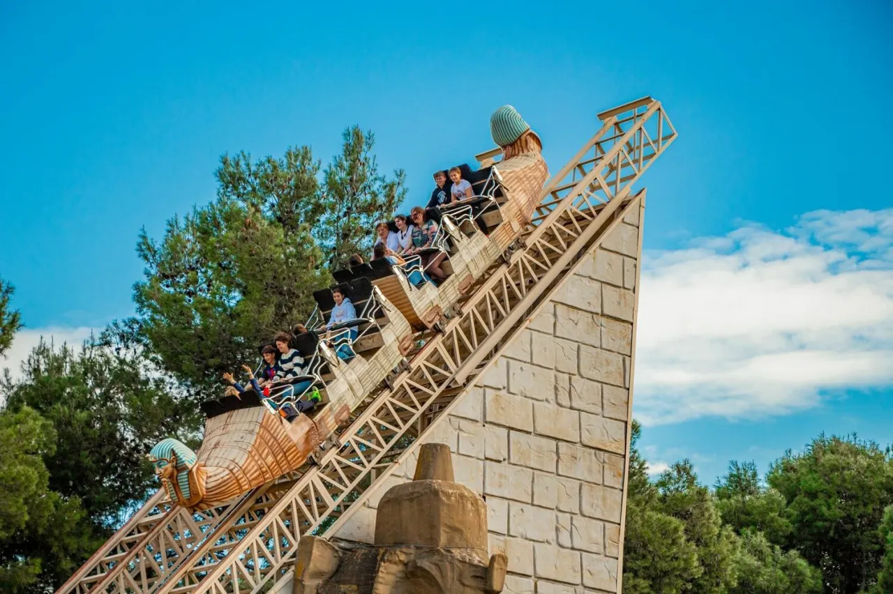 Zdjęcie Parque de Atracciones Zaragoza: Atracciones, Precios y Novedades Imperdibles