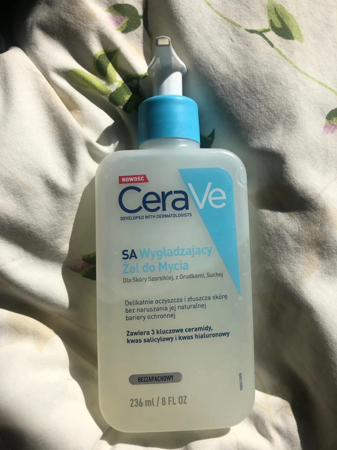 Zdjęcie CeraVe żel wygładzający do mycia – idealny dla suchej i trądzikowej skóry