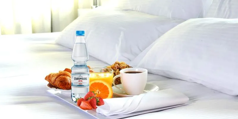 Zdjęcie Czy woda w hotelu jest za darmo? Odkryj, co naprawdę obowiązuje