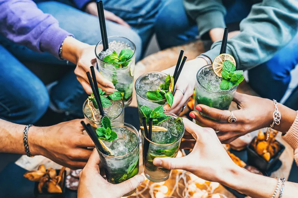 Zdjęcie Alkohol na keto: Jak pić i unikać błędów? Praktyczny przewodnik