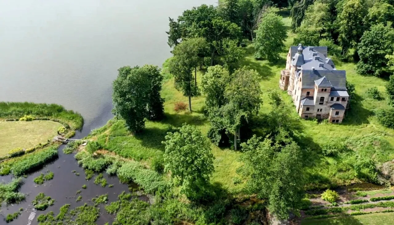 Zdjęcie Dom nad jeziorem sprzedam zachodniopomorskie - sprawdź najlepsze oferty