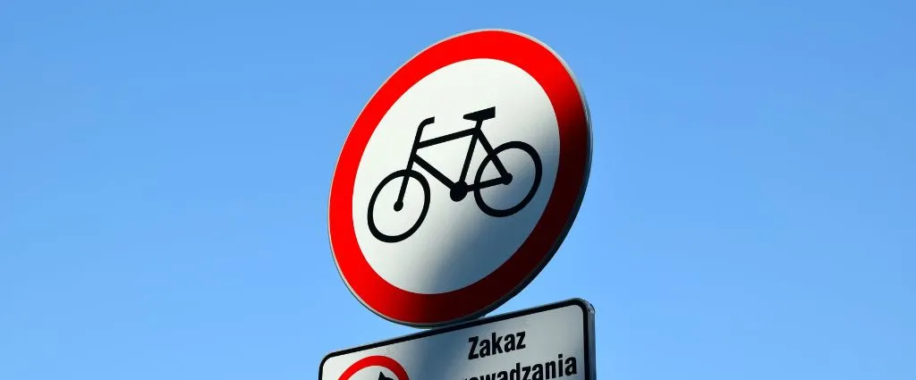 Zdjęcie Znaki i przepisy dotyczące ścieżek rowerowych – Co warto wiedzieć?
