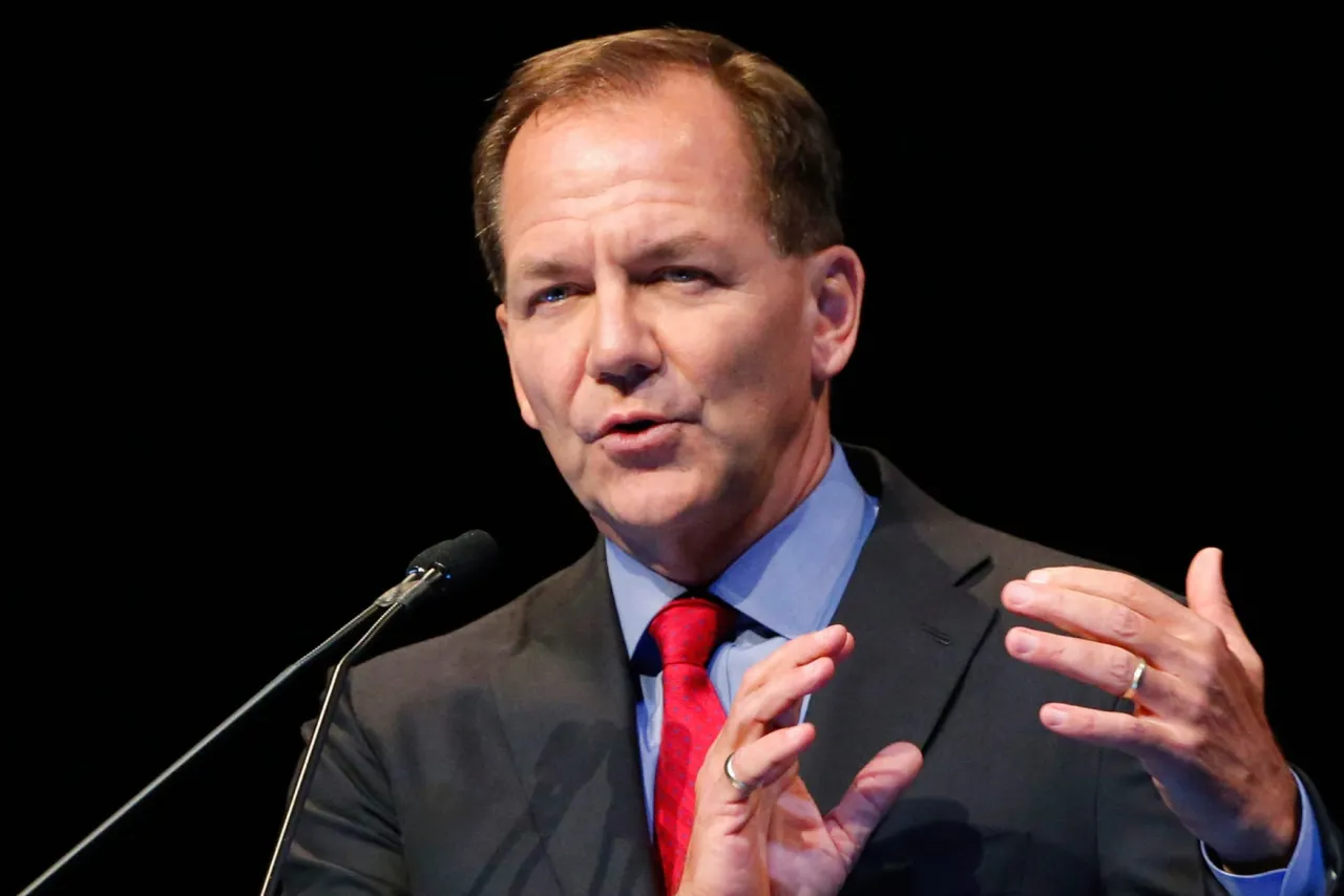 Zdjęcie Paul Tudor Jones: Legenda Finansów i Mistrz Inwestycji