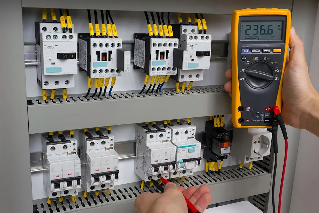 Zdjęcie Ile kosztuje położenie elektryki w domu? Sprawdź ukryte wydatki